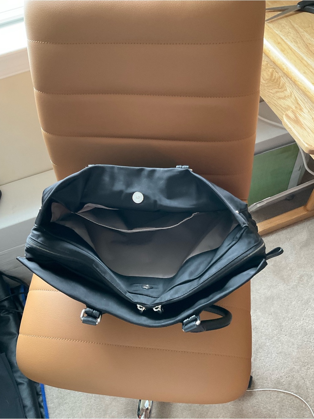 Tumi Black Nylon Tote with Leather Handles and Tag - Picture 8 of 12